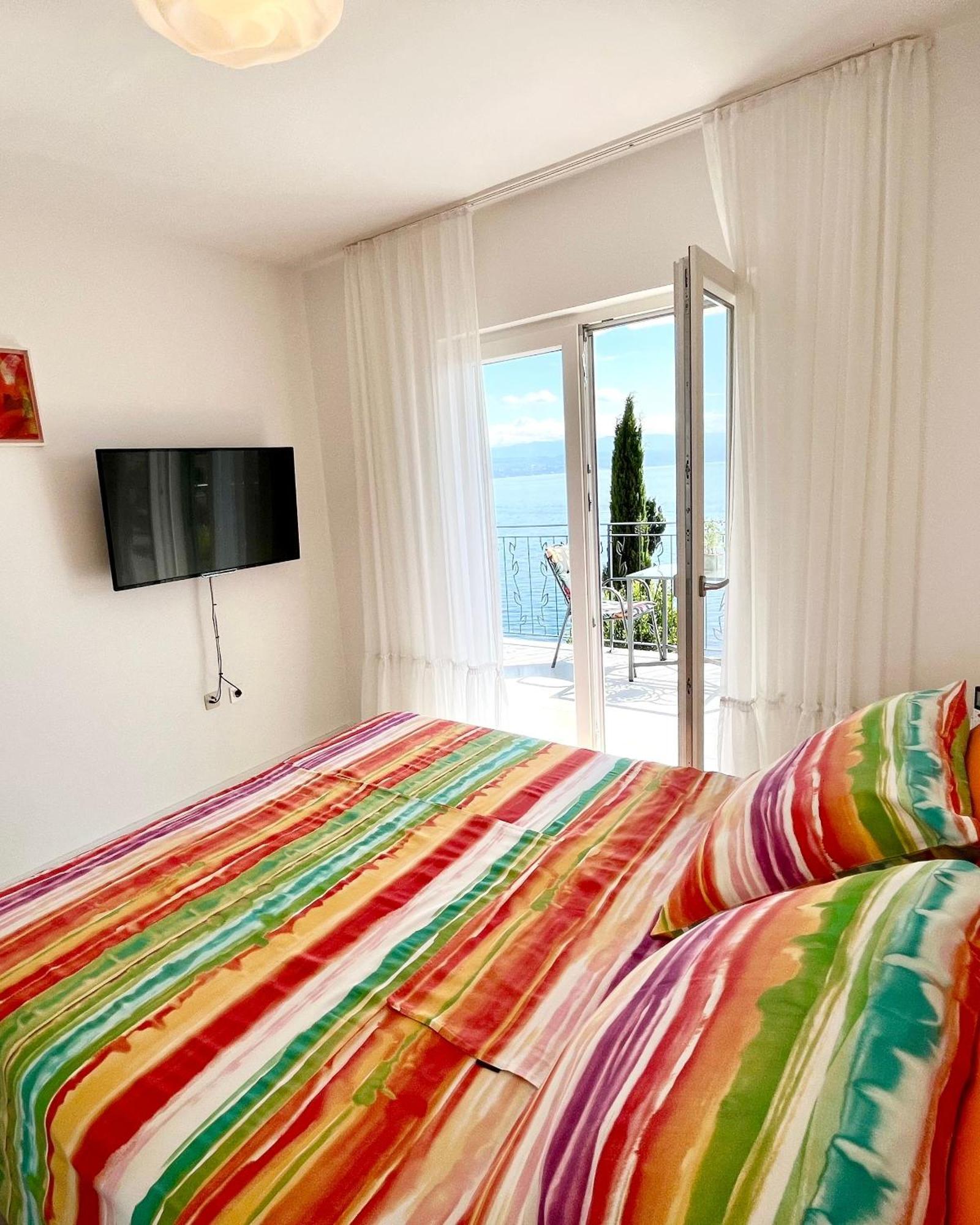 Apartments By The Sea Medveja, Opatija - 7720 Lovran Habitación foto
